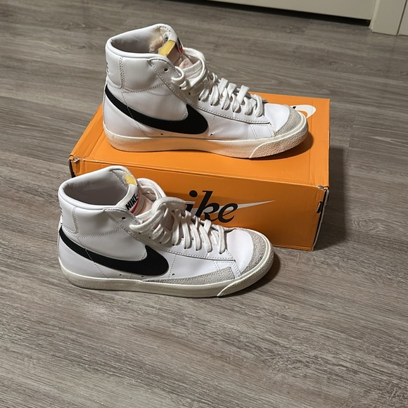 Nike Blazer Mid ‘77 Vintage Shoes - Picture 7 of 8